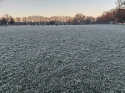 A frosty start in Hackney Downa