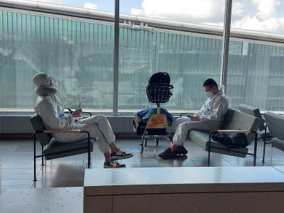 Travels start - see @ Schipol Airport